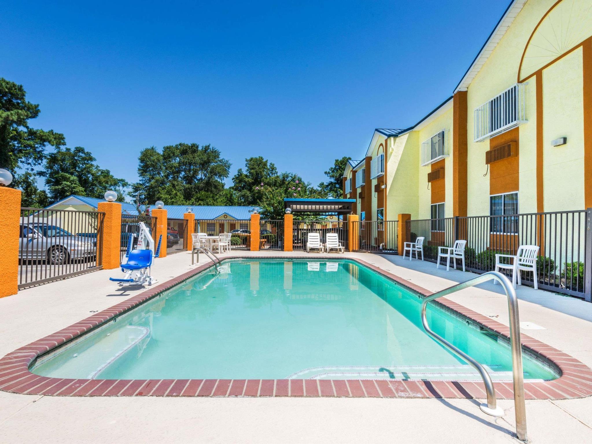 Days Inn By Wyndham Troy Exterior photo