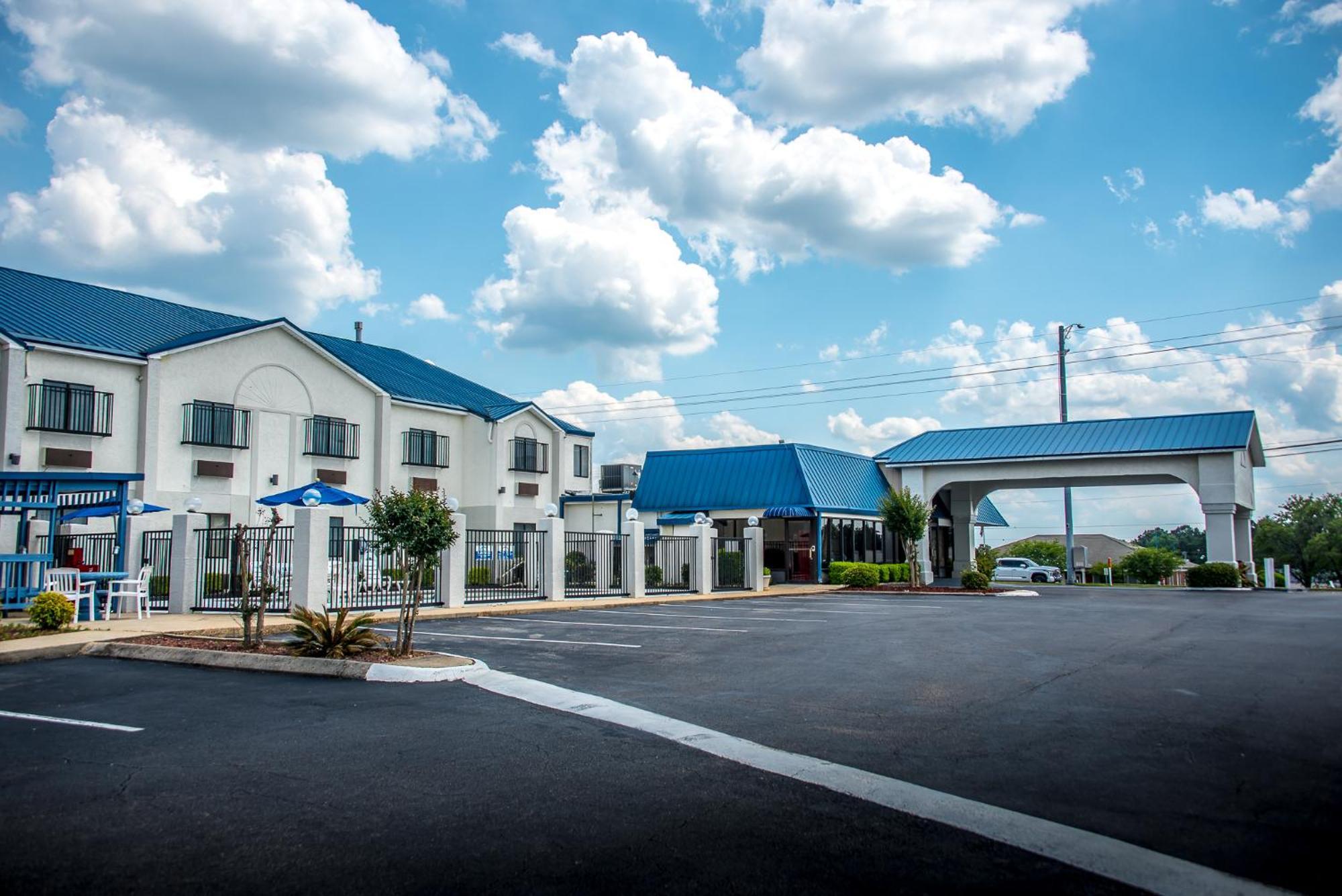 Days Inn By Wyndham Troy Exterior photo