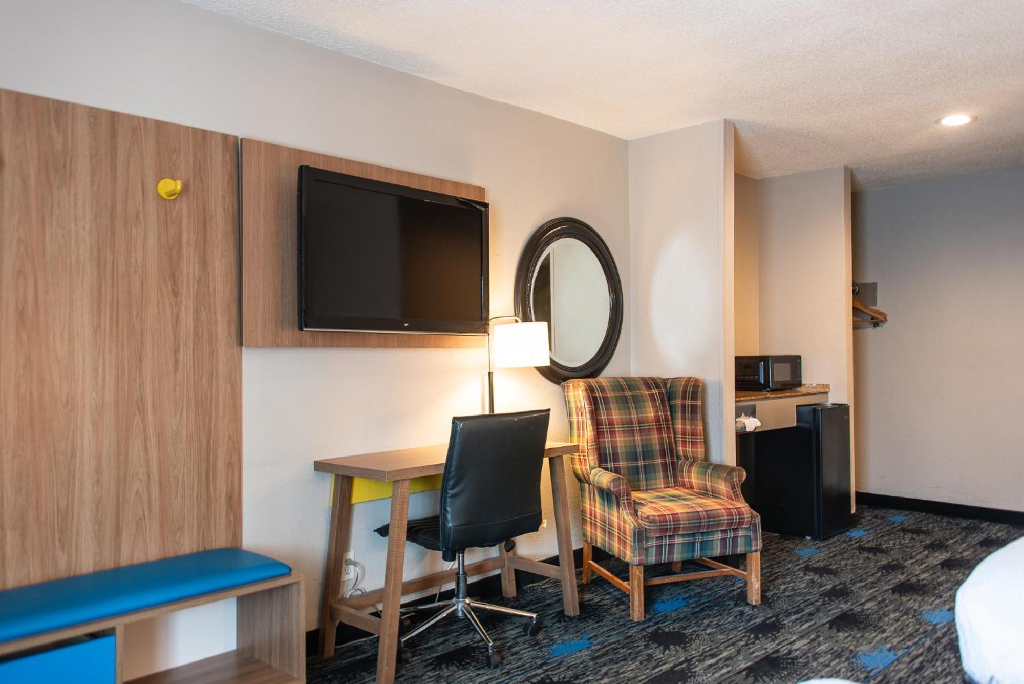 Days Inn By Wyndham Troy Exterior photo